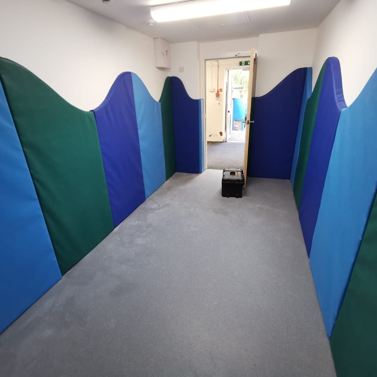 Curved wall padding
