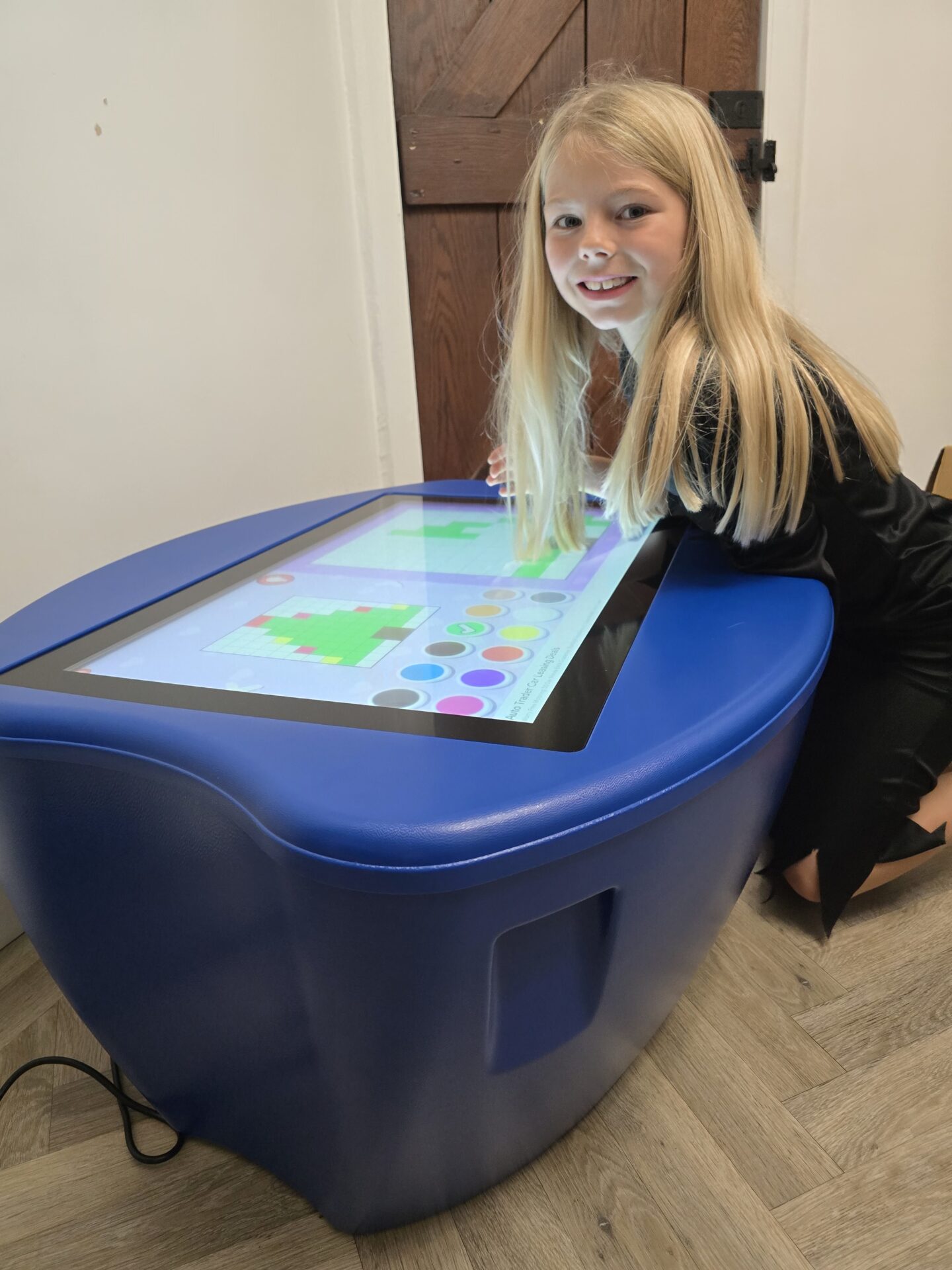 The Wave Touch Table - Image 2