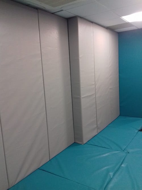 Full height wall pads