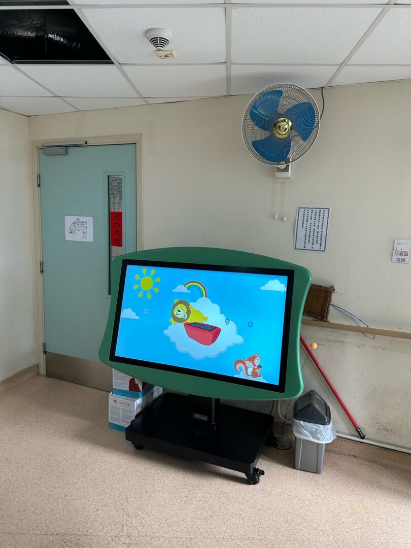 50" Interactive Wall Touch Screen with Motorised Mobile Trolley - Image 3
